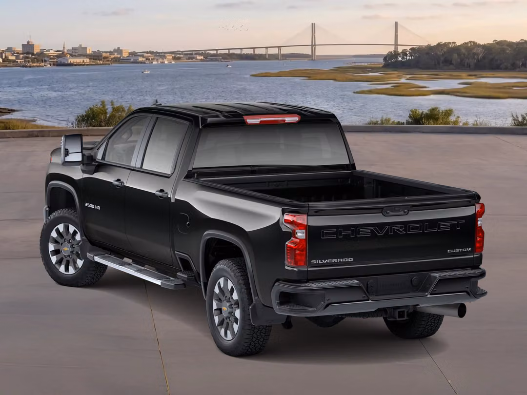 2026 Chevrolet Silverado 2500Hd Custom - Image 2