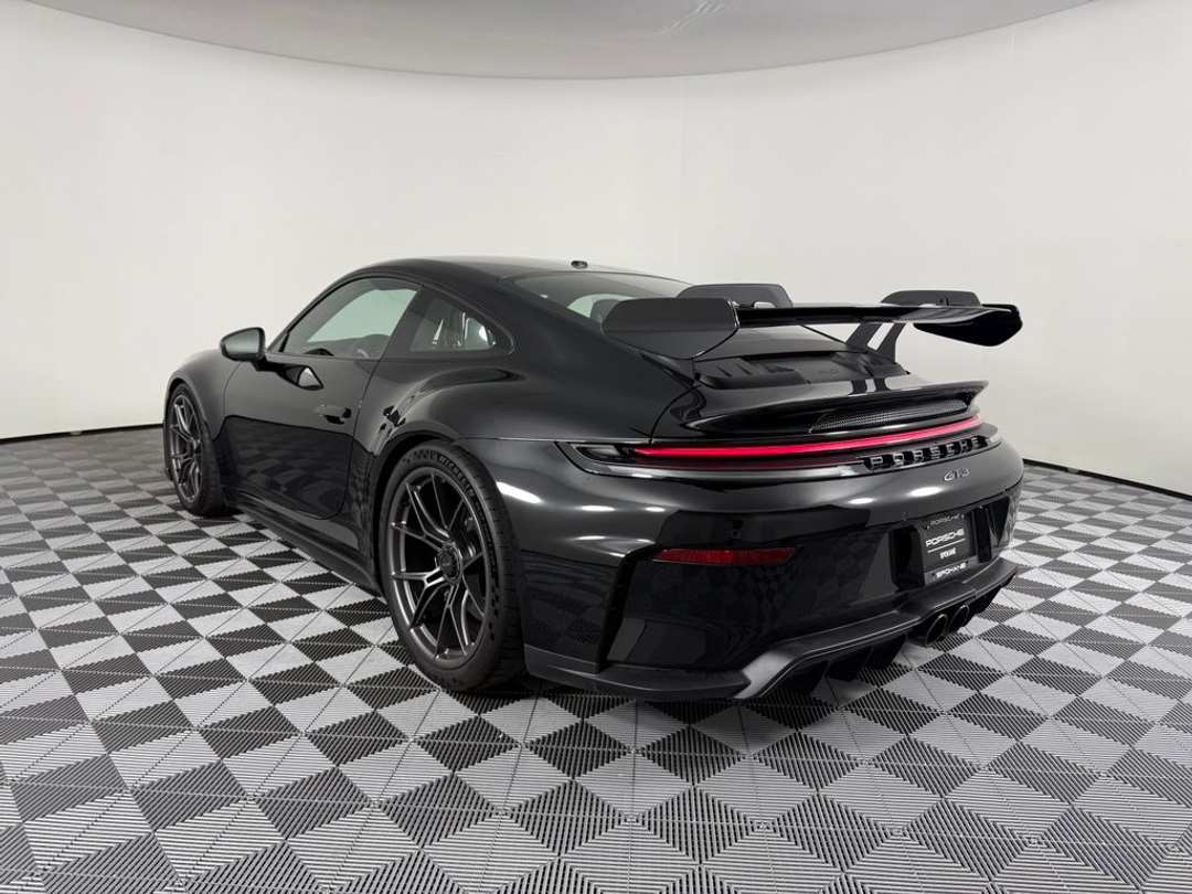 2026 Porsche 911 GT3 - Image 3