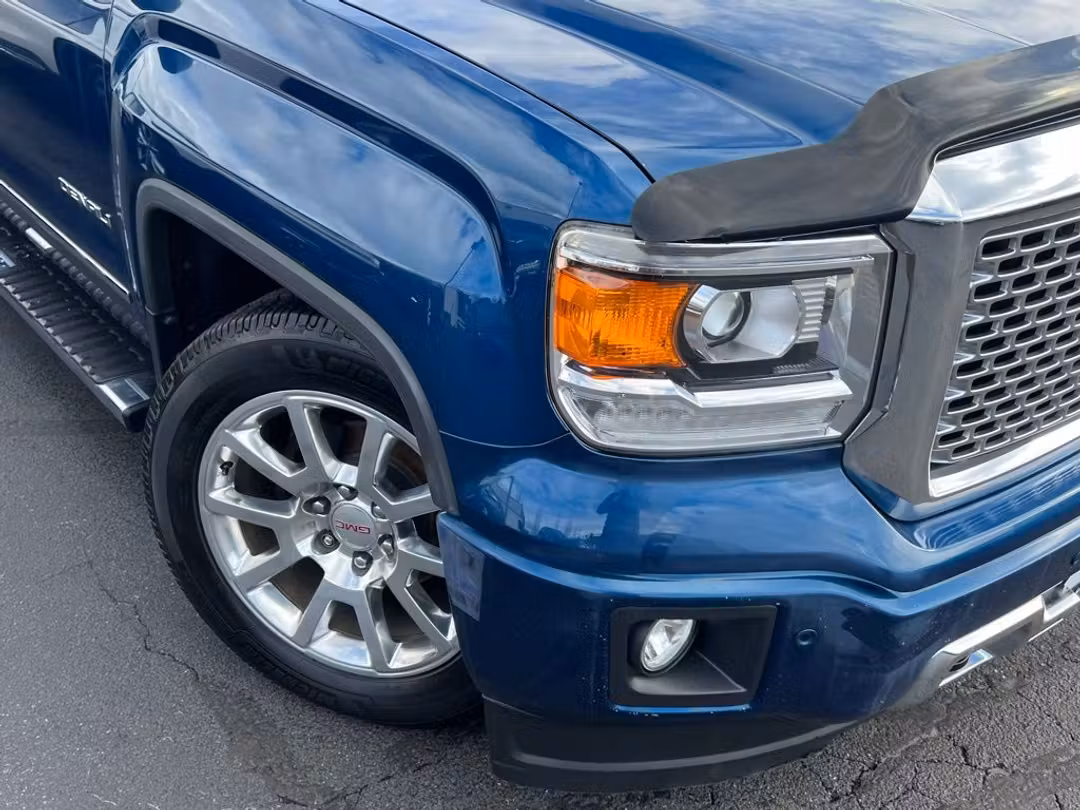 2015 GMC Sierra 1500 Denali - Image 2