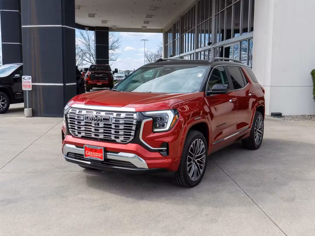 2026 GMC Terrain Denali - Image 3