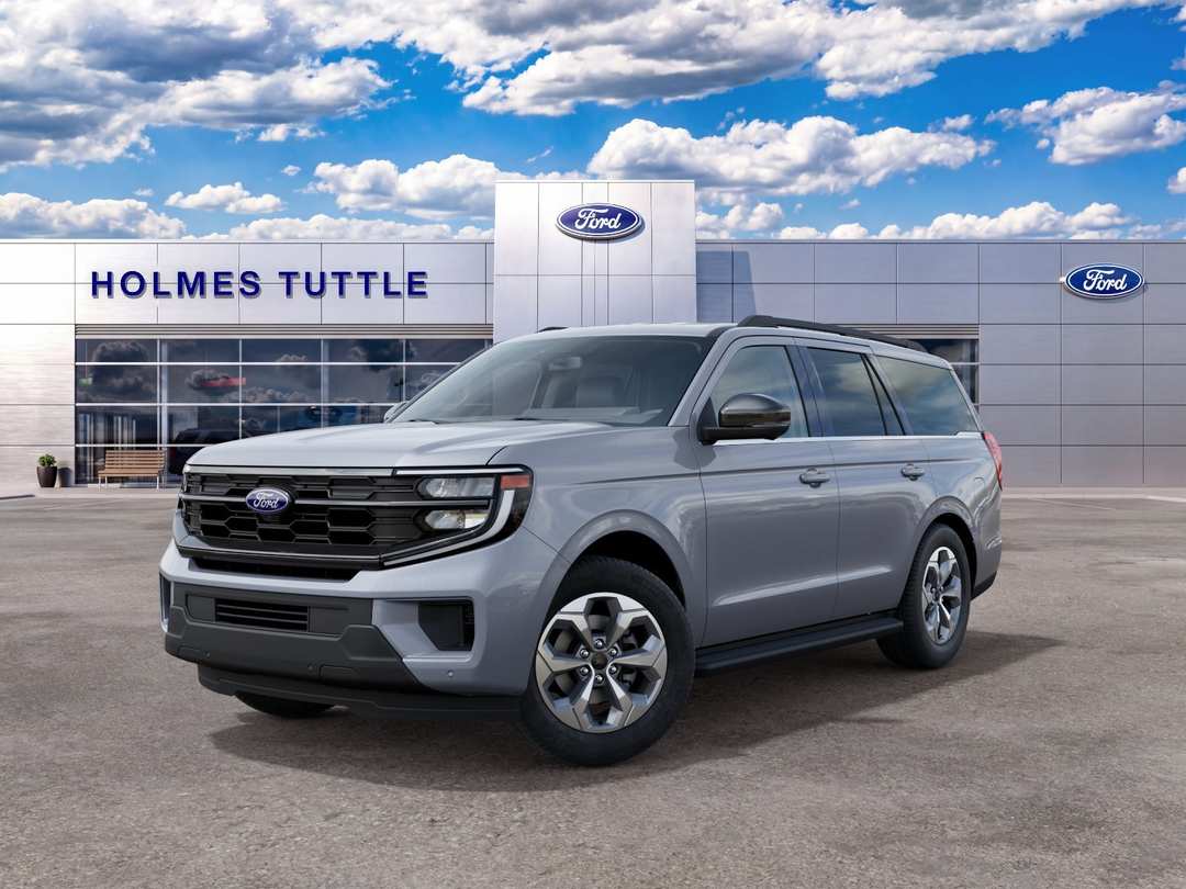 2027 Ford Expedition Active - Image 2
