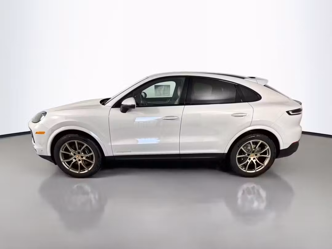 2026 Porsche Cayenne - Image 2