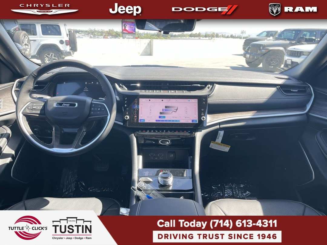 2027 Jeep Grand Cherokee Limited Reserve - Image 2