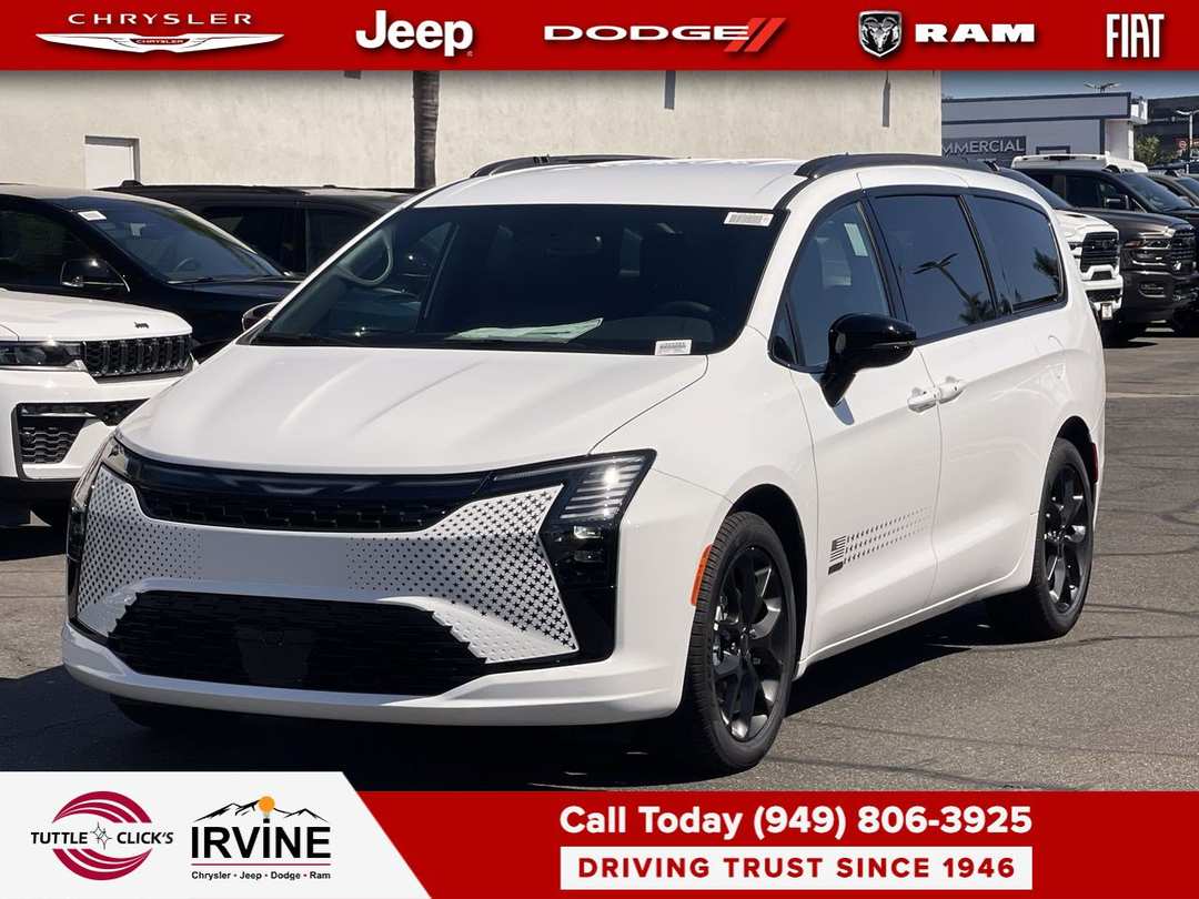 2027 Chrysler Pacifica Select - Image 3