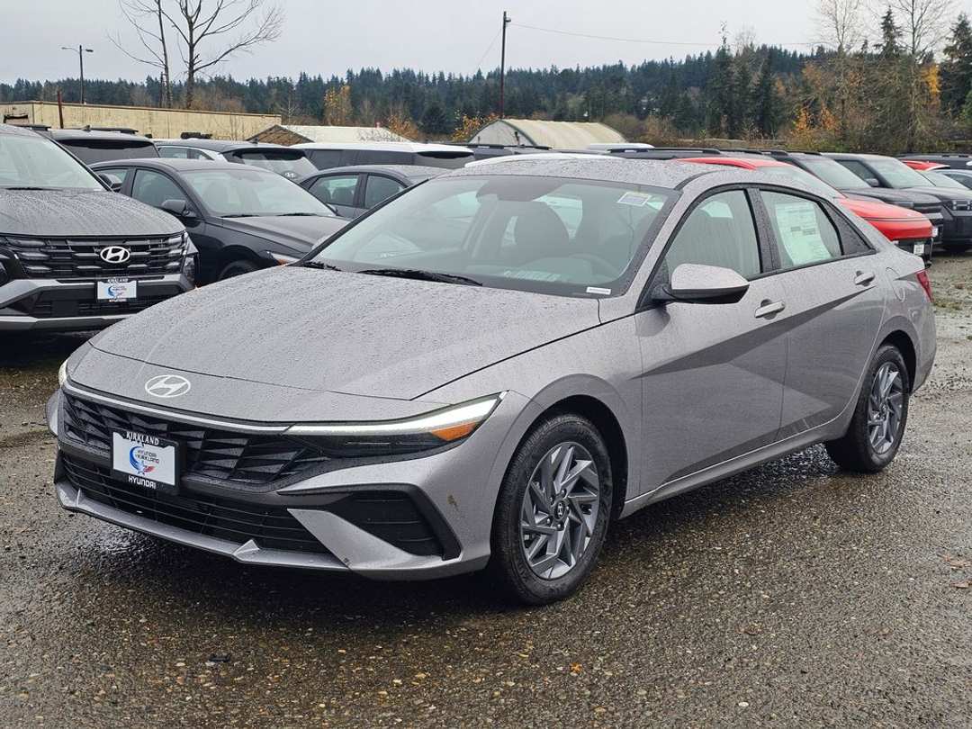 2026 Hyundai Elantra Hybrid Blue - Image 3