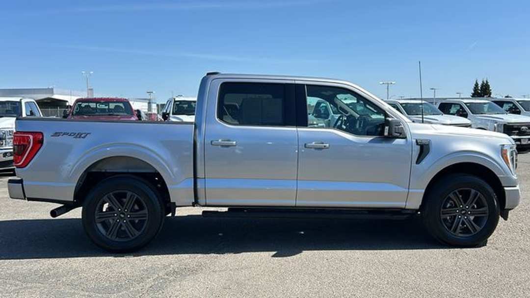 2022 Ford F-150 XLT - Image 2