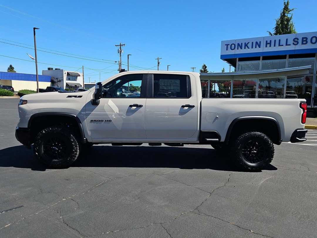 2026 Chevrolet Silverado 2500Hd ZR2 - Image 3
