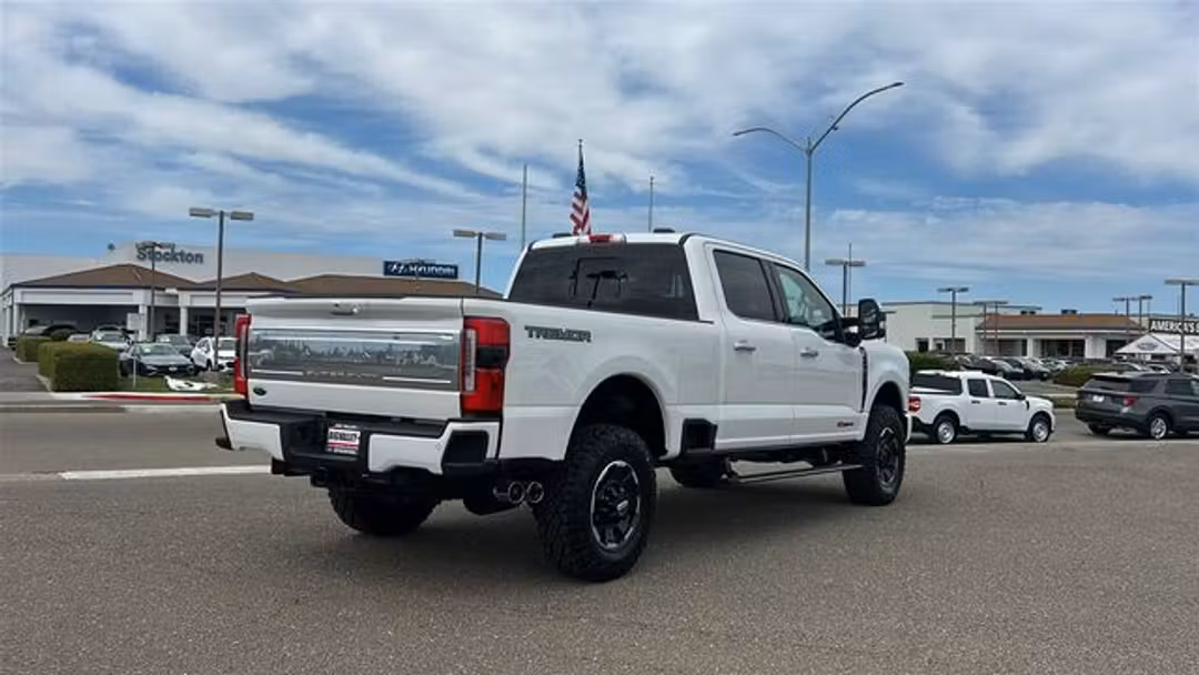 2026 Ford F-250Sd Platinum - Image 3