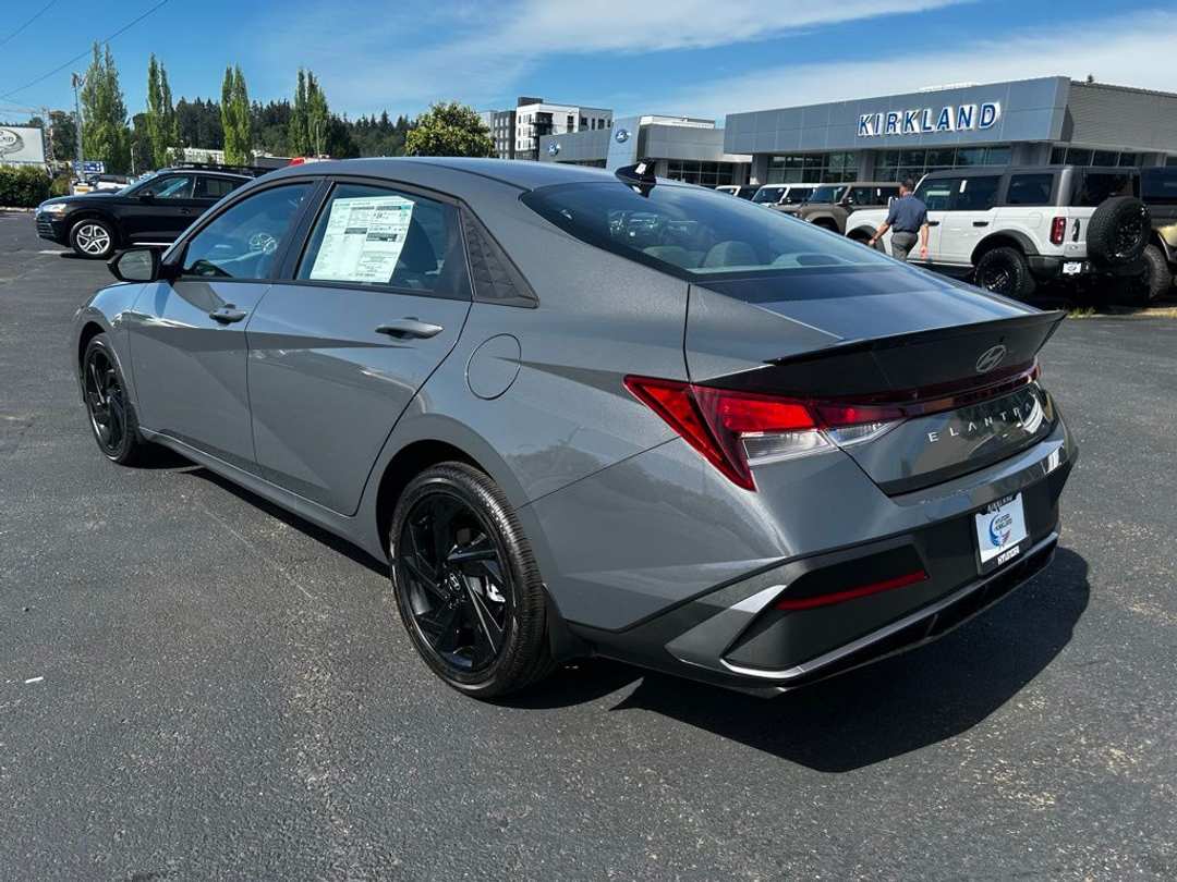 2026 Hyundai Elantra SEL Sport - Image 3