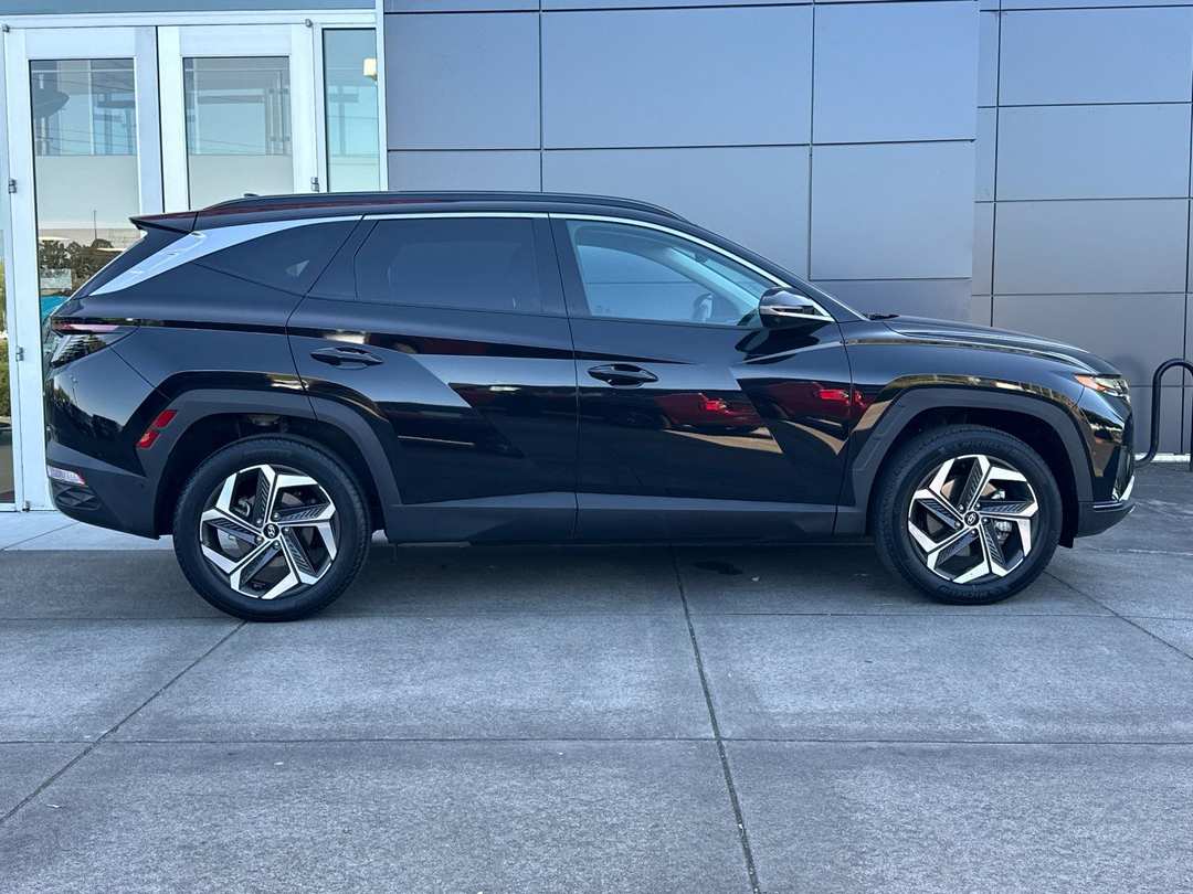 2023 Hyundai Tucson Limited - Image 2