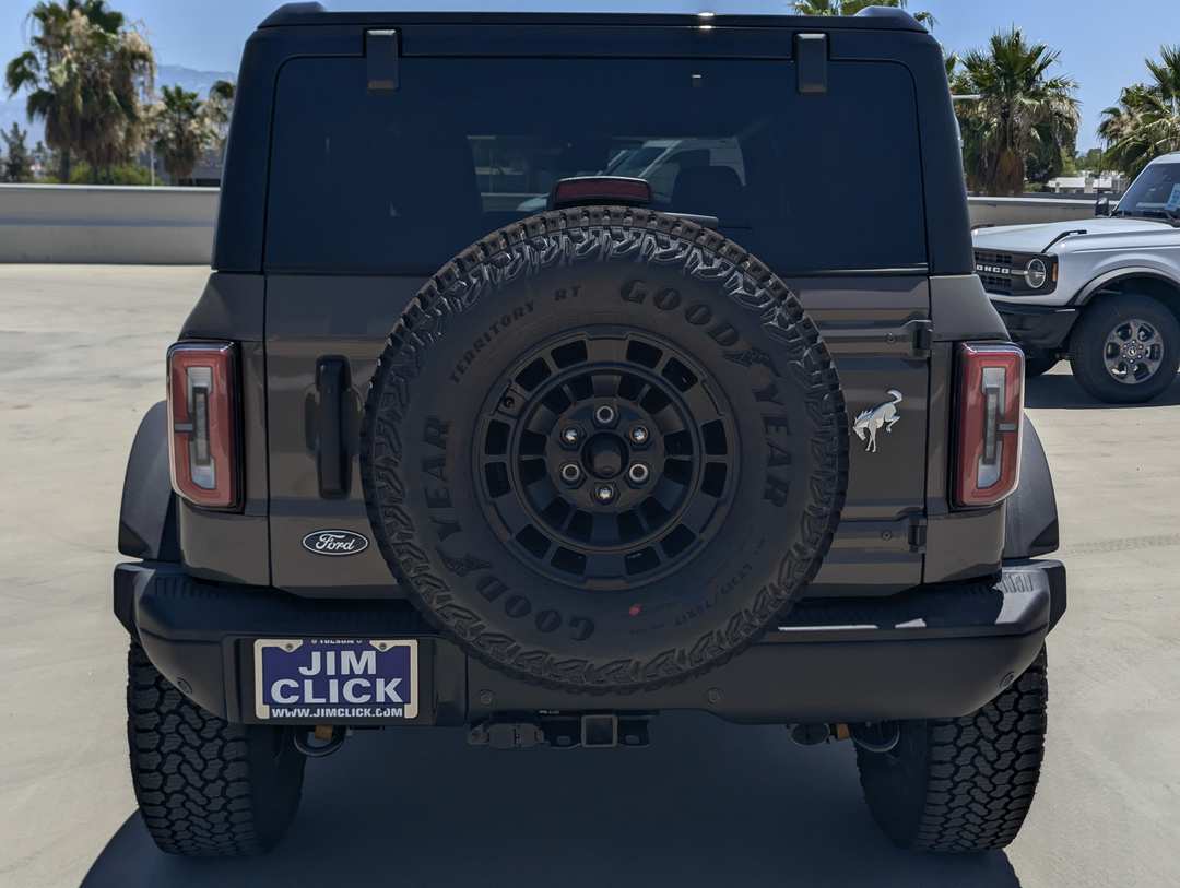 2026 Ford Bronco Badlands - Image 3