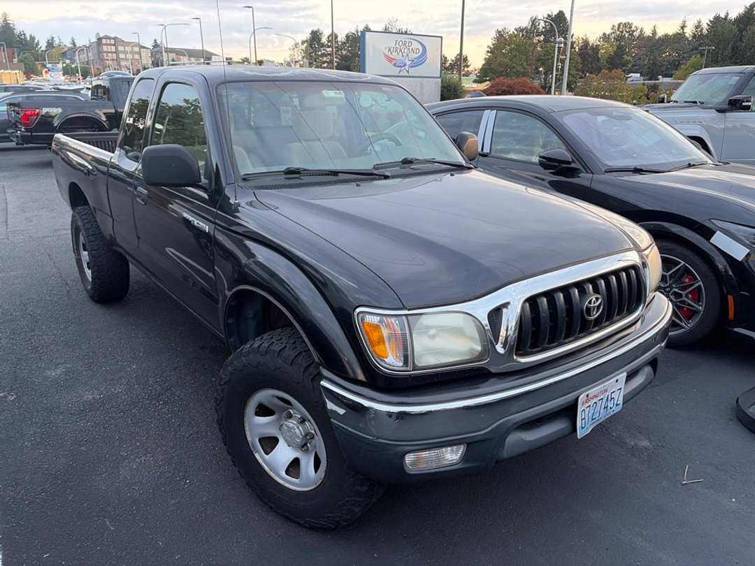 2004 Toyota Tacoma Base - Image 2