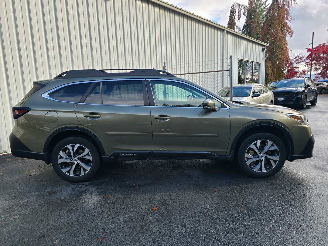 2022 Subaru Outback Limited - Image 3