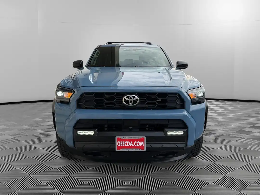 2025 Toyota 4Runner TRD Off Road - Image 2