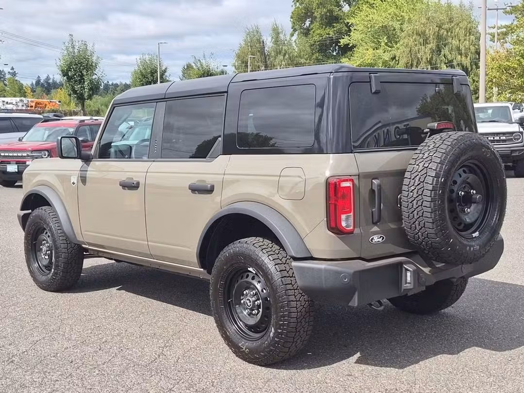 2026 Ford Bronco Big Bend - Image 3