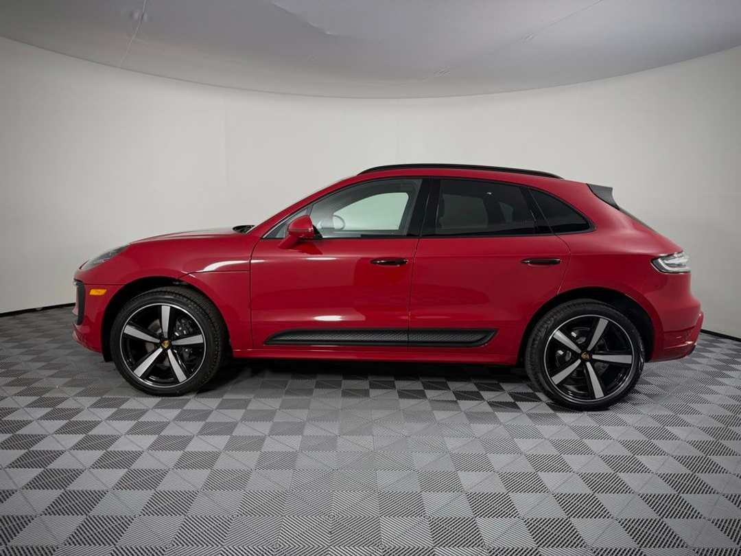 2026 Porsche Macan - Image 2