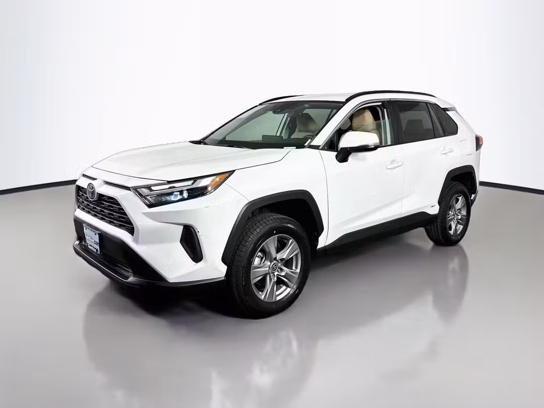 2022 Toyota Rav4 Hybrid XLE - Image 3