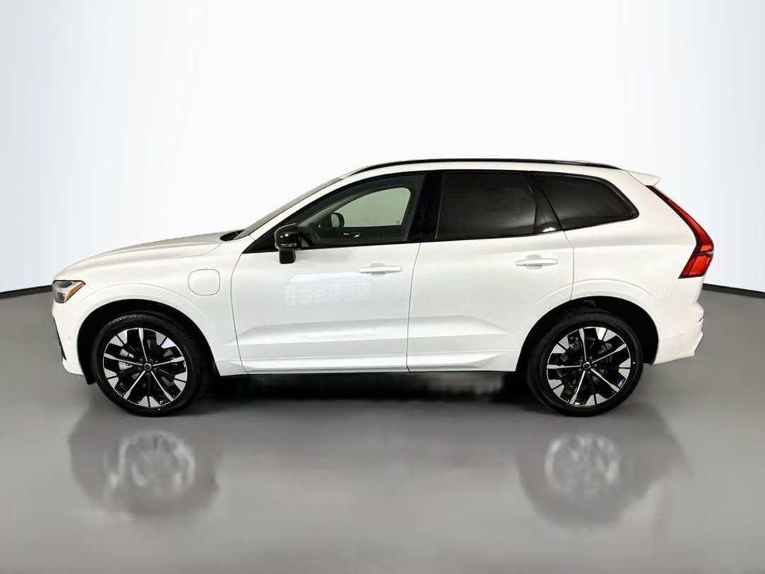 2026 Volvo Xc60 Plug-In Hybrid T8 Plus - Image 2