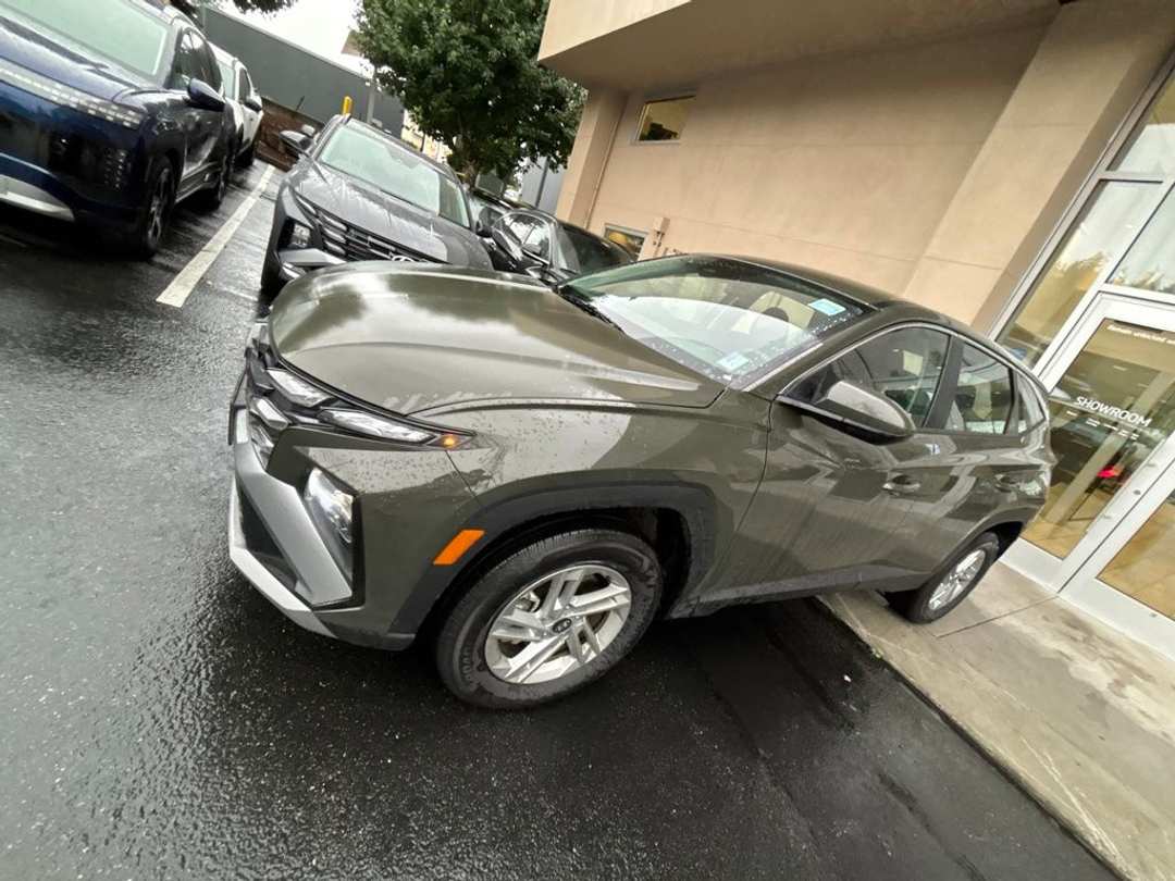 2025 Hyundai Tucson SE - Image 2