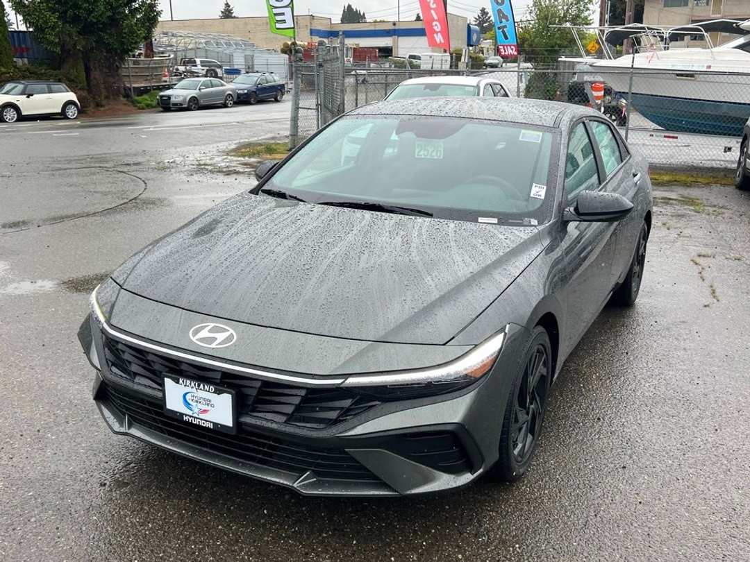 2026 Hyundai Elantra SEL Sport - Image 3