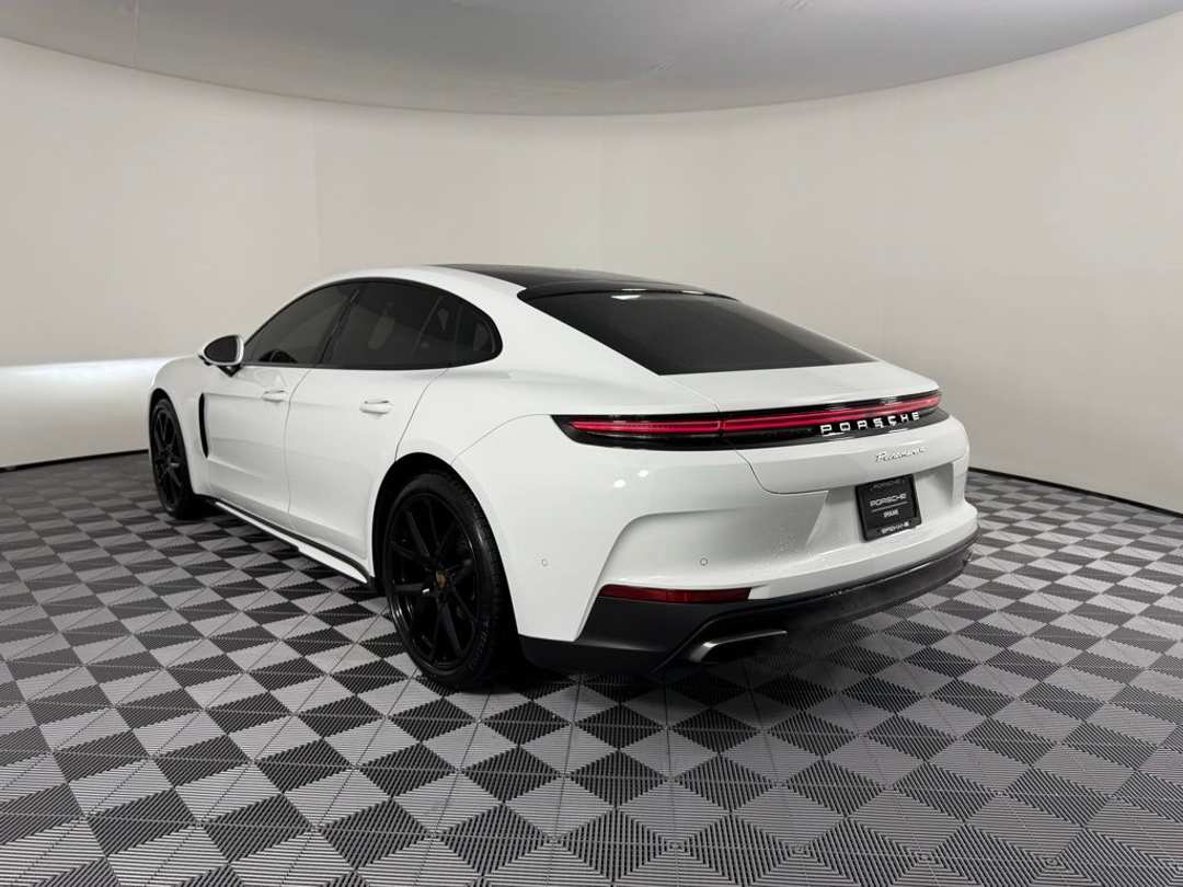 2025 Porsche Panamera 4 - Image 3