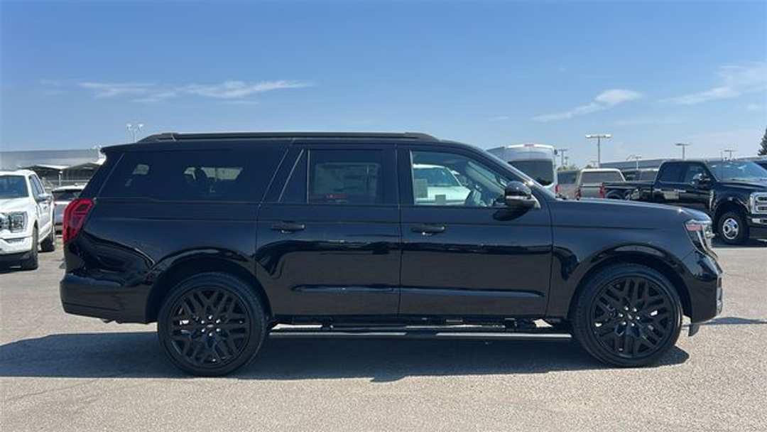 2027 Ford Expedition Max Platinum - Image 2