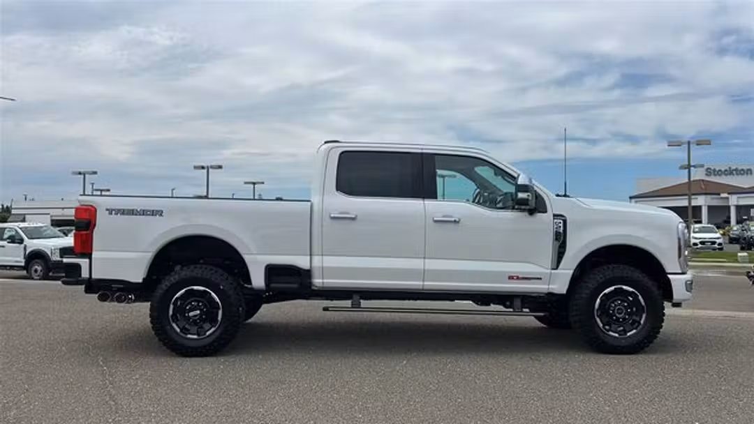 2026 Ford F-250Sd Platinum - Image 2