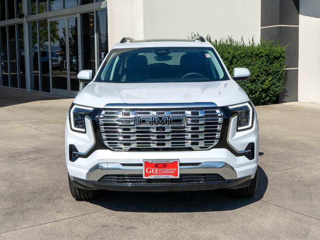 2026 GMC Terrain Denali - Image 2