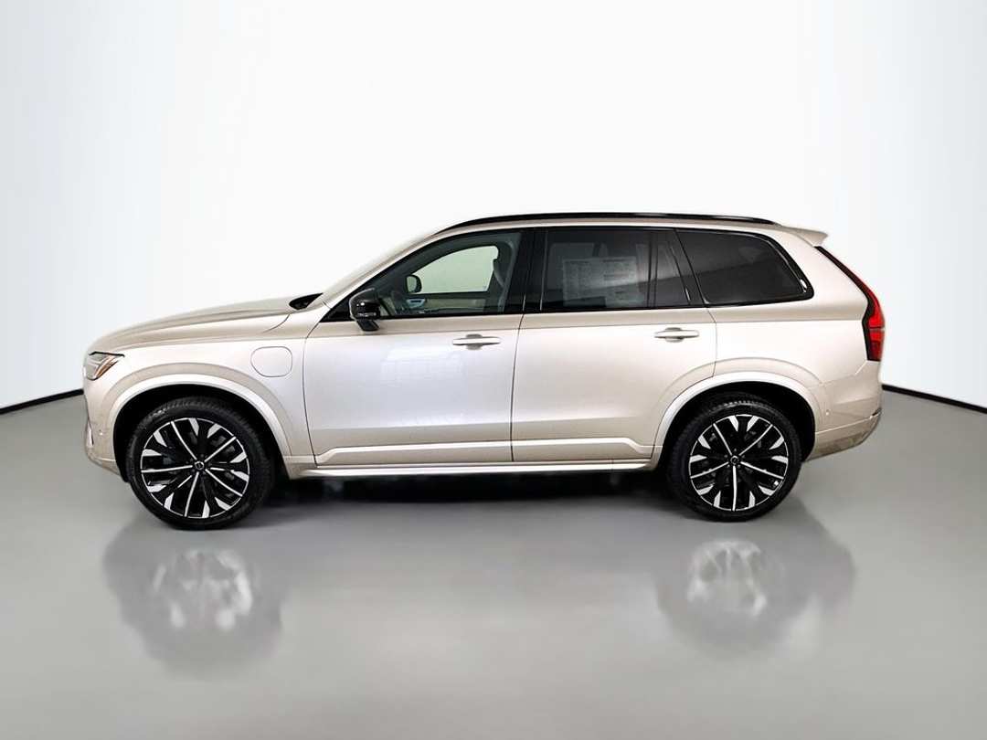 2026 Volvo Xc90 Plug-In Hybrid T8 Ultra - Image 2