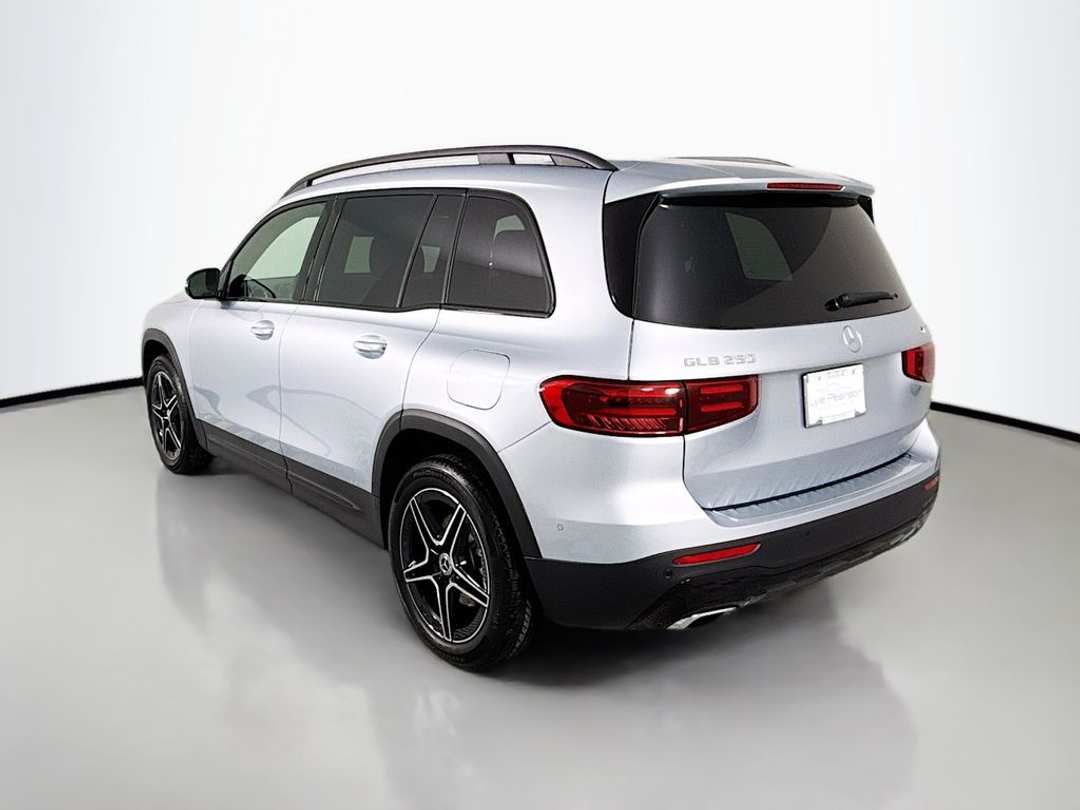 2025 Mercedes-Benz GLB GLB 250 - Image 3