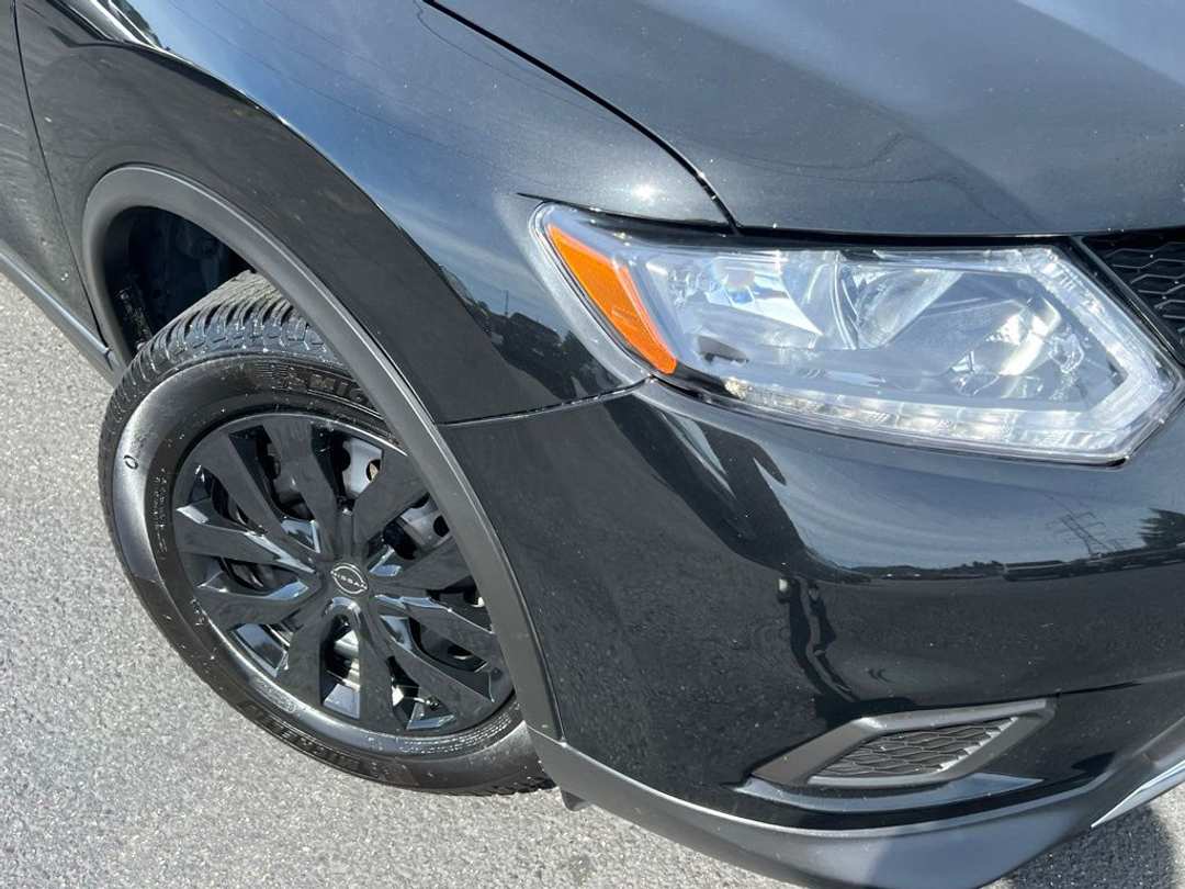 2016 Nissan Rogue S - Image 2