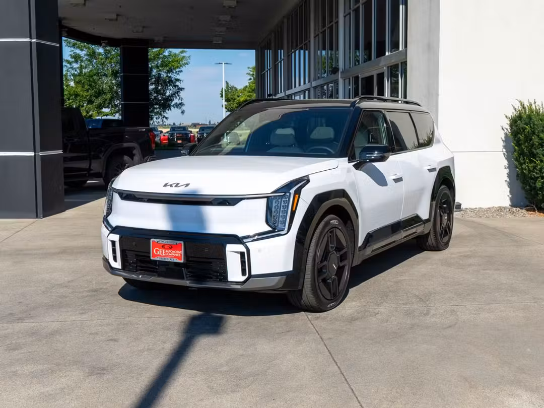 2026 Kia Ev9 GTLine - Image 3