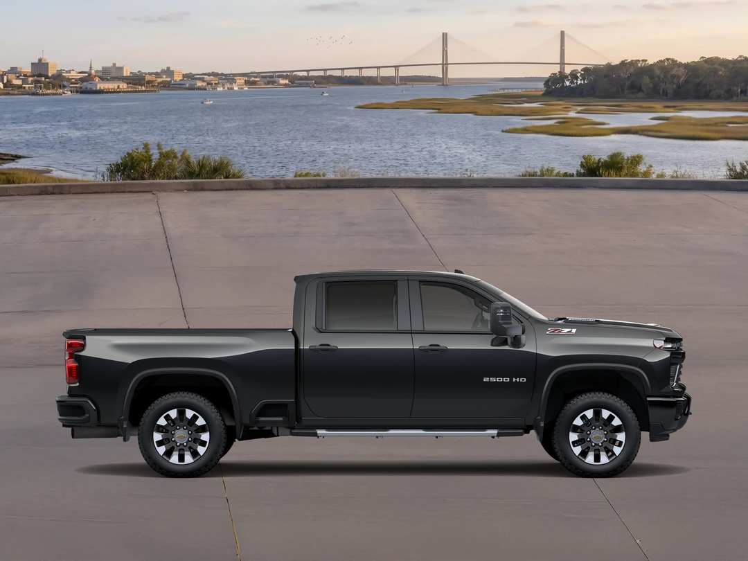2026 Chevrolet Silverado 2500Hd Custom - Image 3