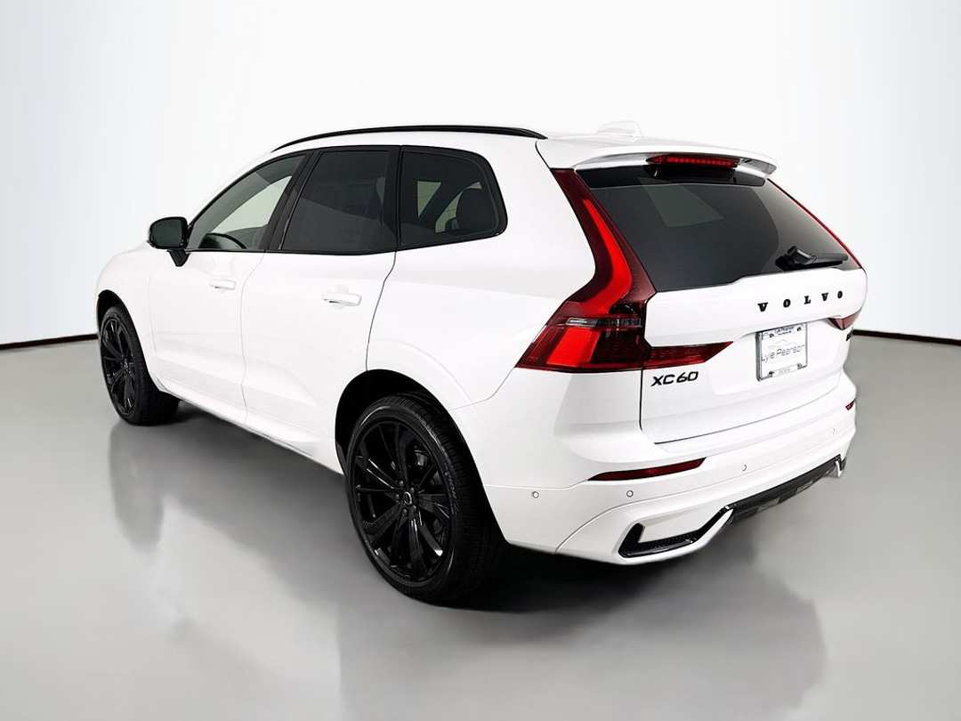 2026 Volvo Xc60 B5 Ultra Black Edition - Image 3