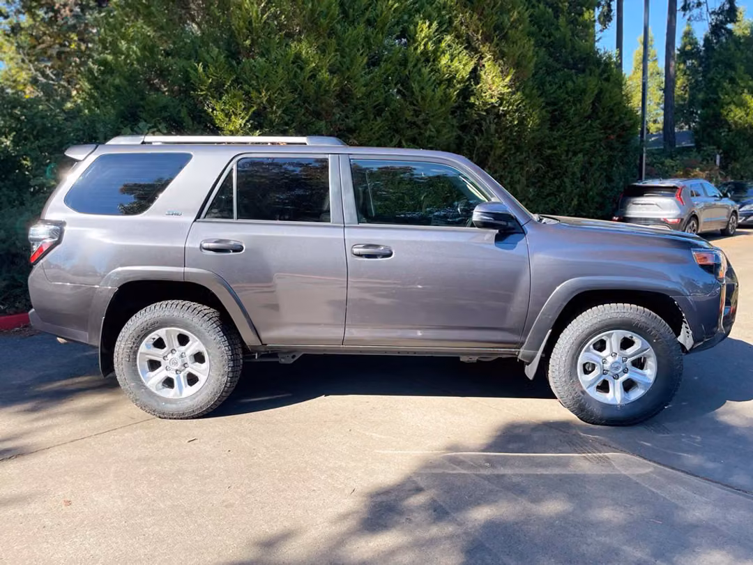 2023 Toyota 4Runner SR5 Premium - Image 3