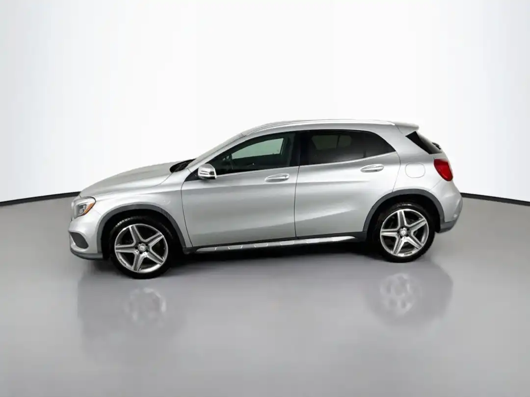 2017 Mercedes-Benz GLA 250 - Image 2