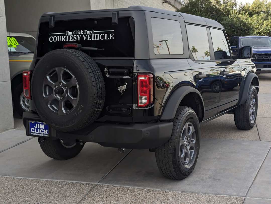 2026 Ford Bronco Big Bend - Image 2