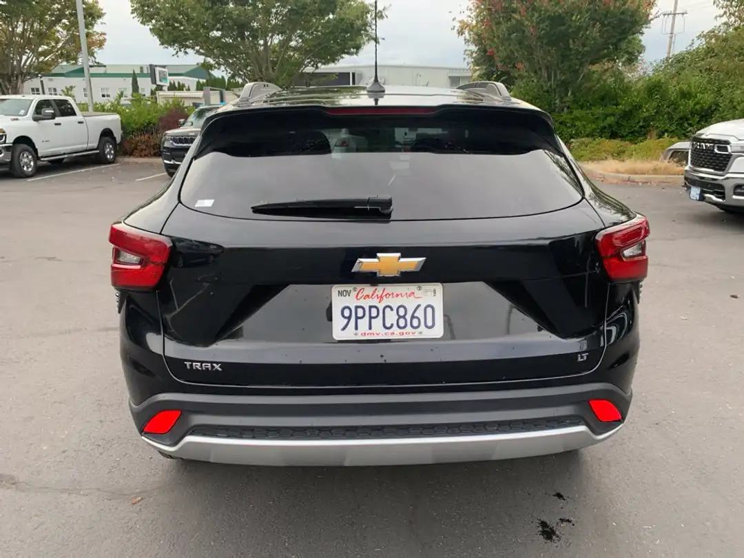2025 Chevrolet Trax LT - Image 3