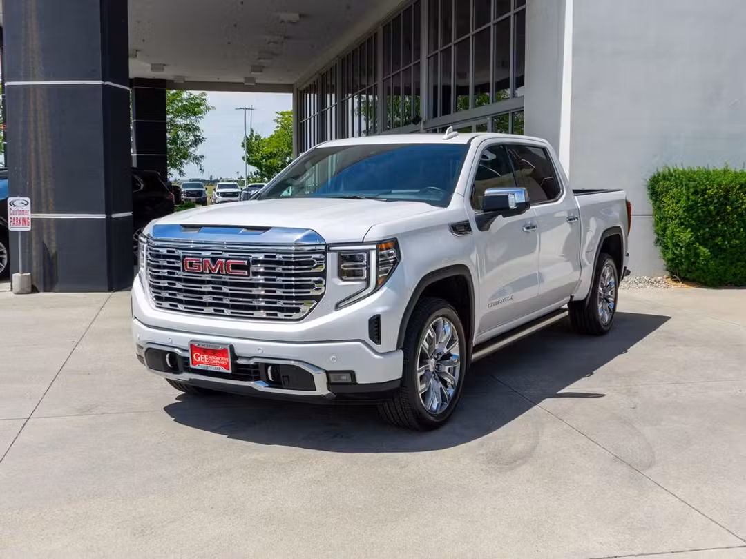 2025 GMC Sierra 1500 Denali - Image 3