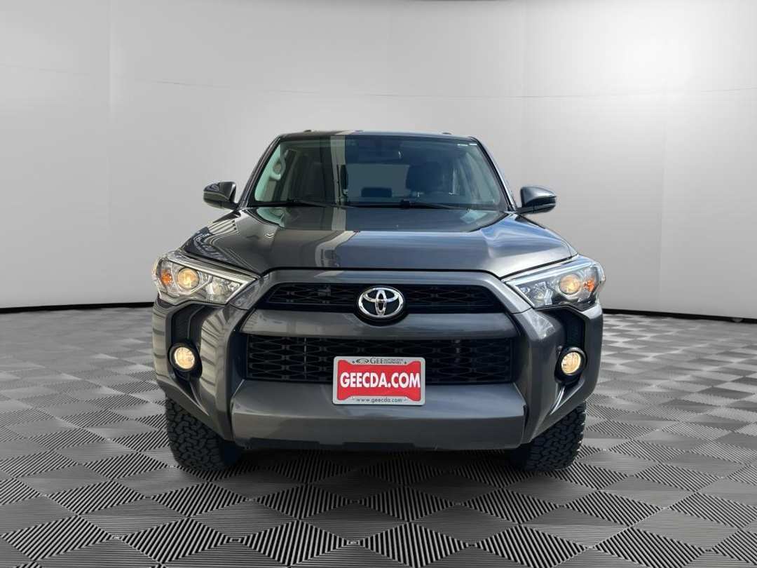 2019 Toyota 4Runner SR5 - Image 2