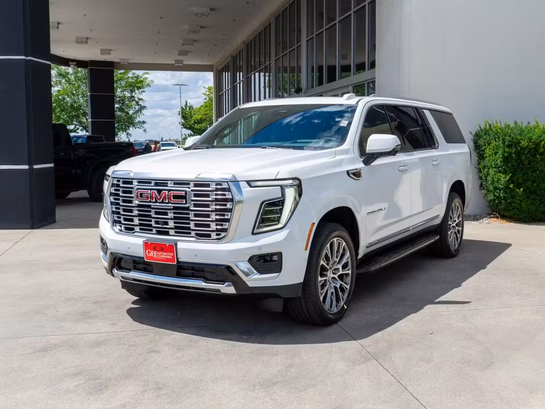 2026 GMC Yukon Xl Denali - Image 3