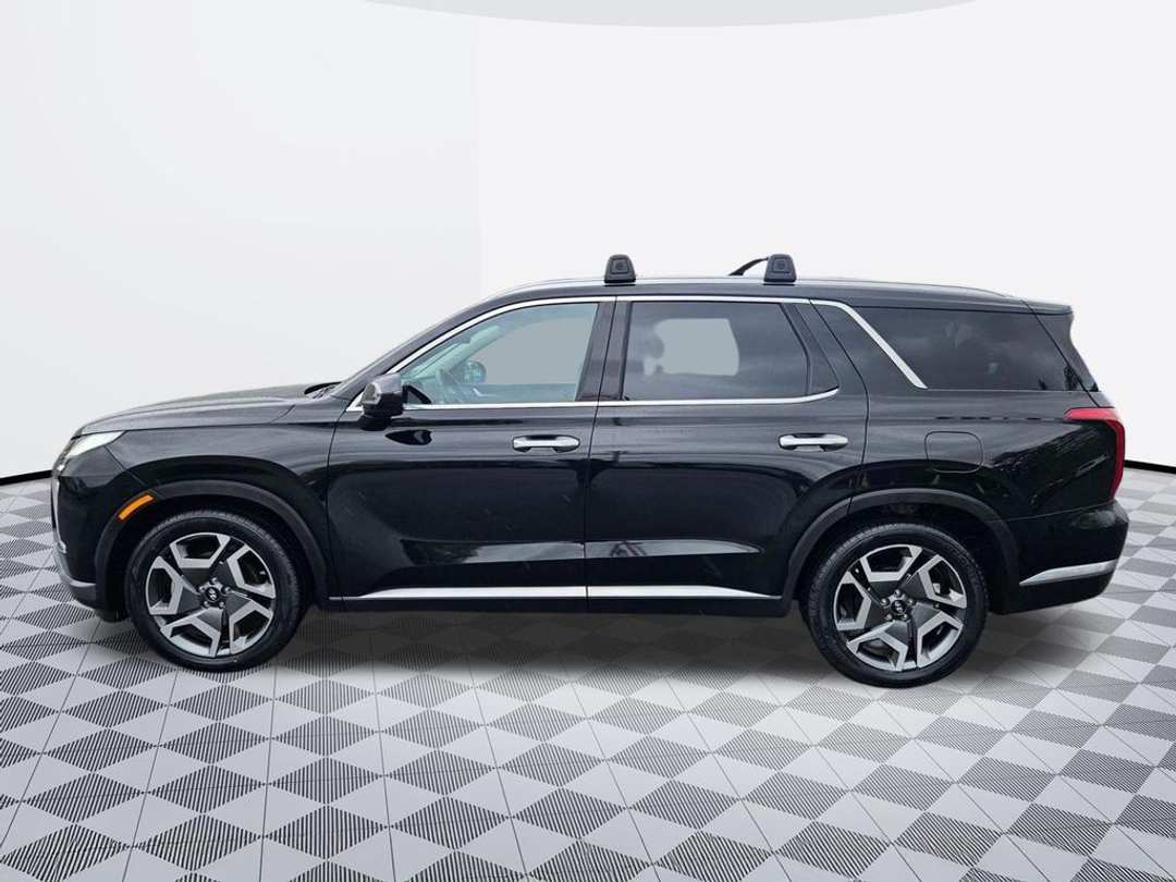 2023 Hyundai Palisade Limited - Image 3