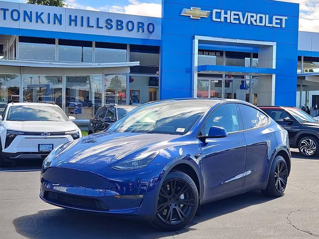 2023 Tesla Model Y Long Range - Image 2