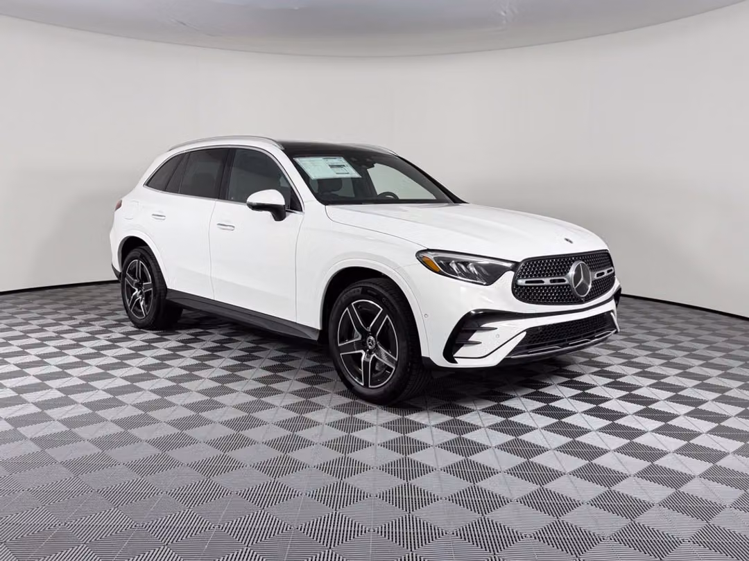 2027 Mercedes-Benz GLC 300 - Image 2