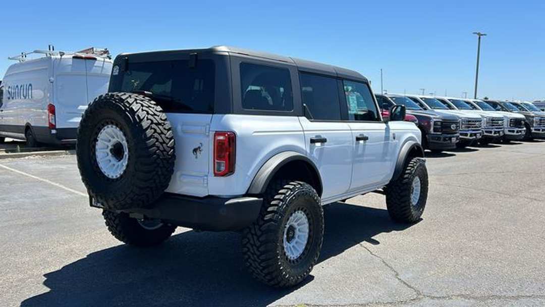 2026 Ford Bronco Big Bend - Image 3