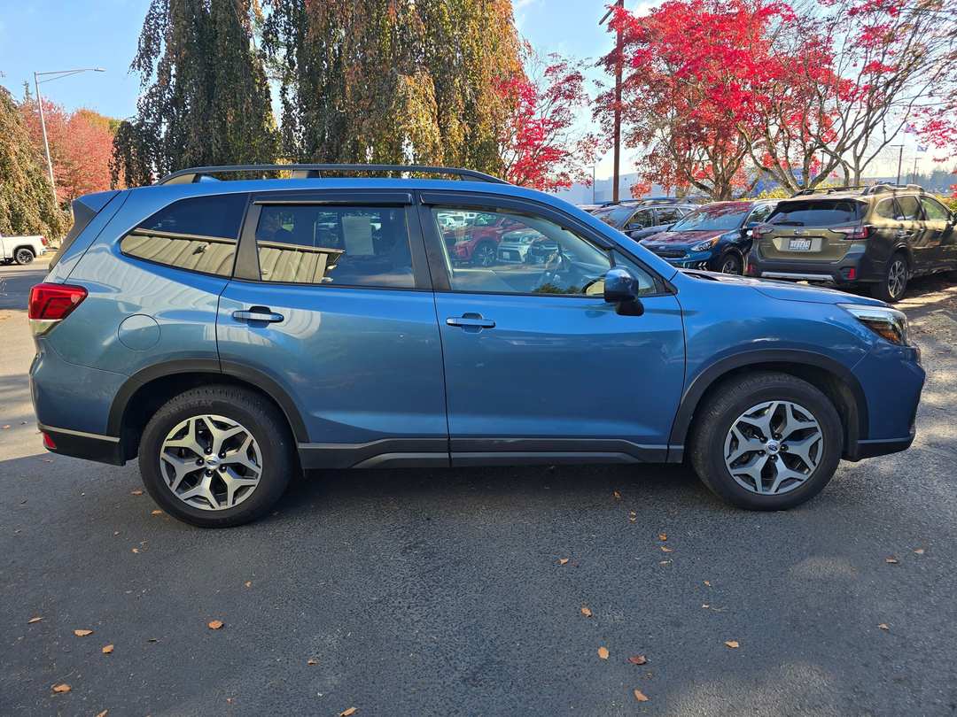 2020 Subaru Forester Premium - Image 3