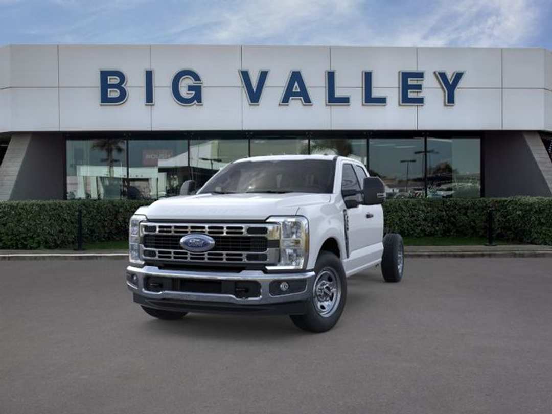 2026 Ford F-350Sd - Image 2