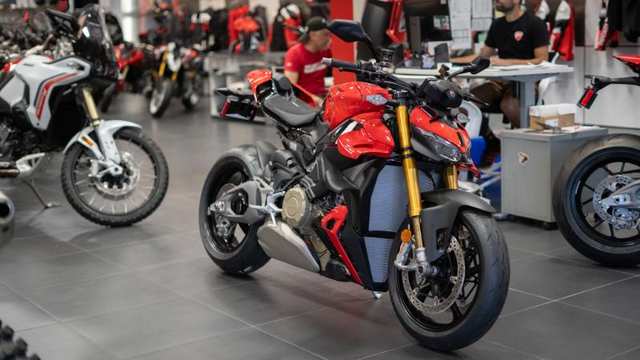 2026 Ducati Streetfighter V4 S Corse