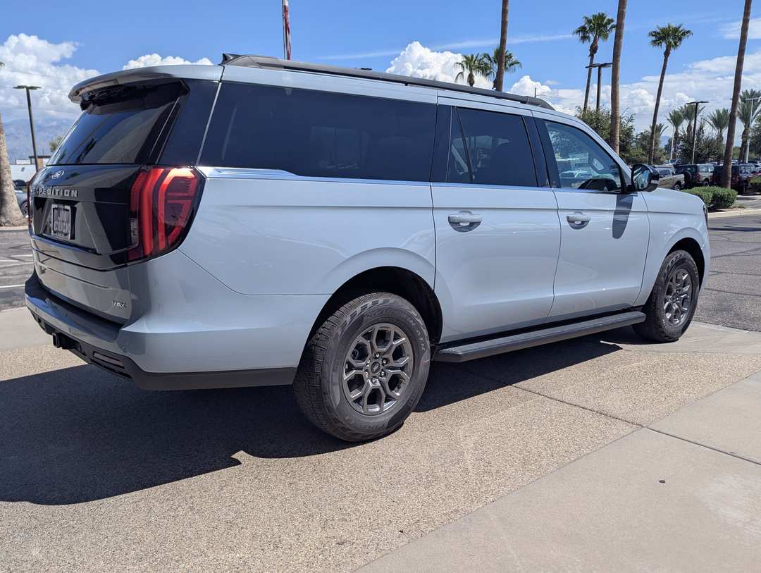 2027 Ford Expedition Max Active - Image 2
