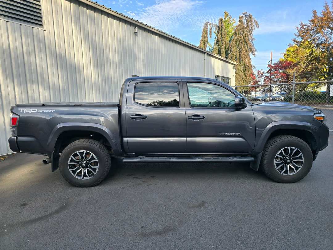 2020 Toyota Tacoma TRD Sport - Image 3